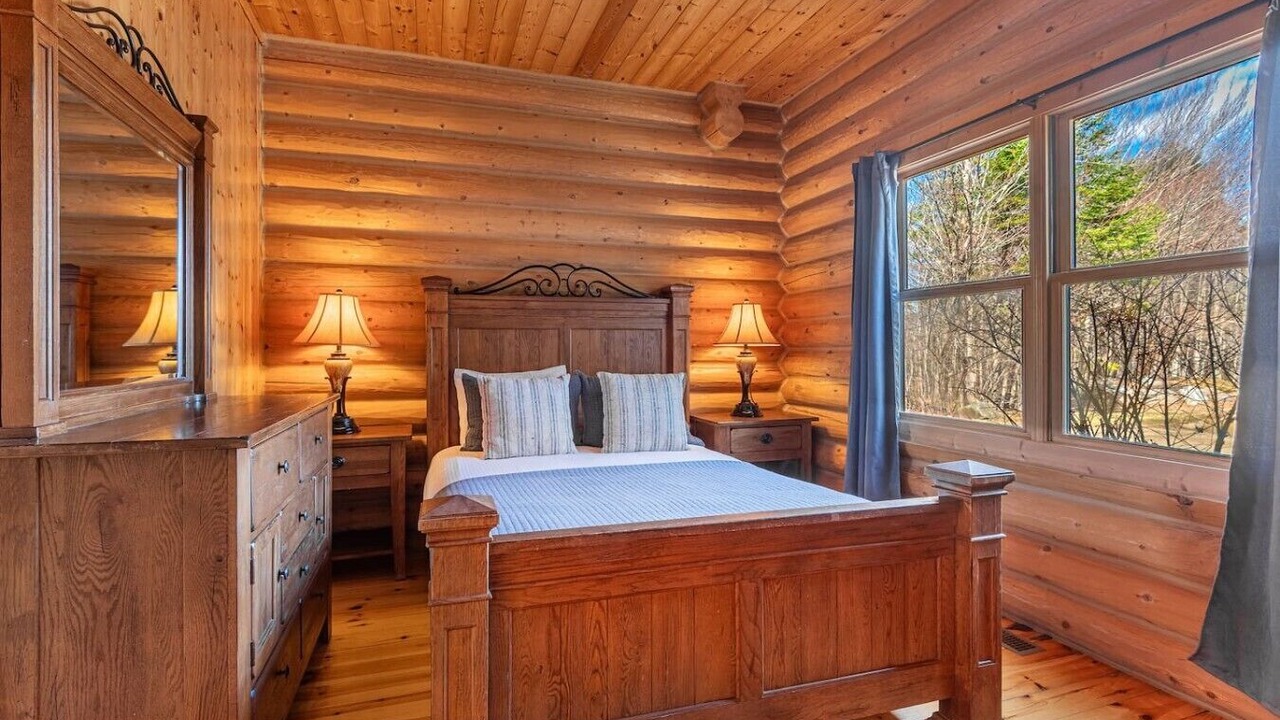 Photo of Bedroom in Fiddler Lake Resort
