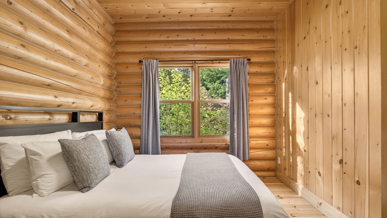 Photo of Bedroom in Fiddler Lake Resort