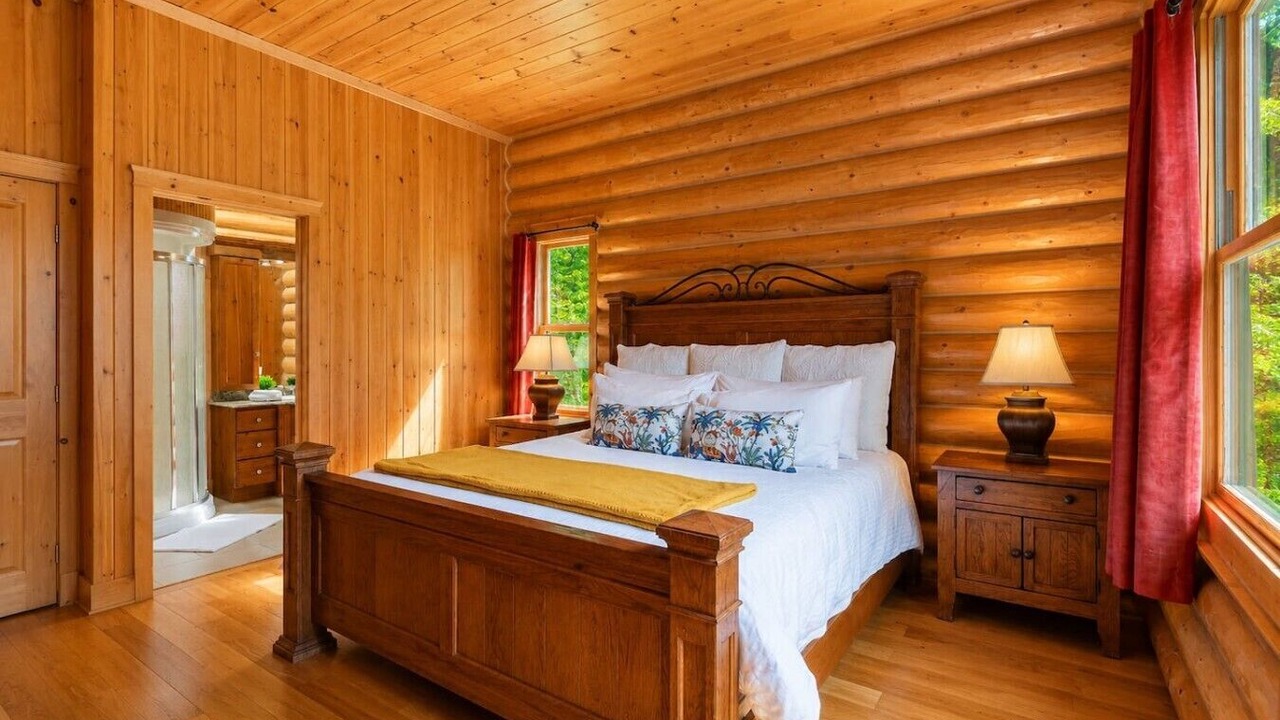 Photo of Bedroom in Fiddler Lake Resort