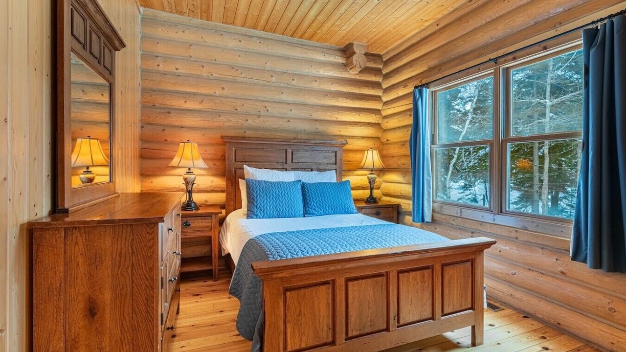 Photo of Bedroom in Fiddler Lake Resort