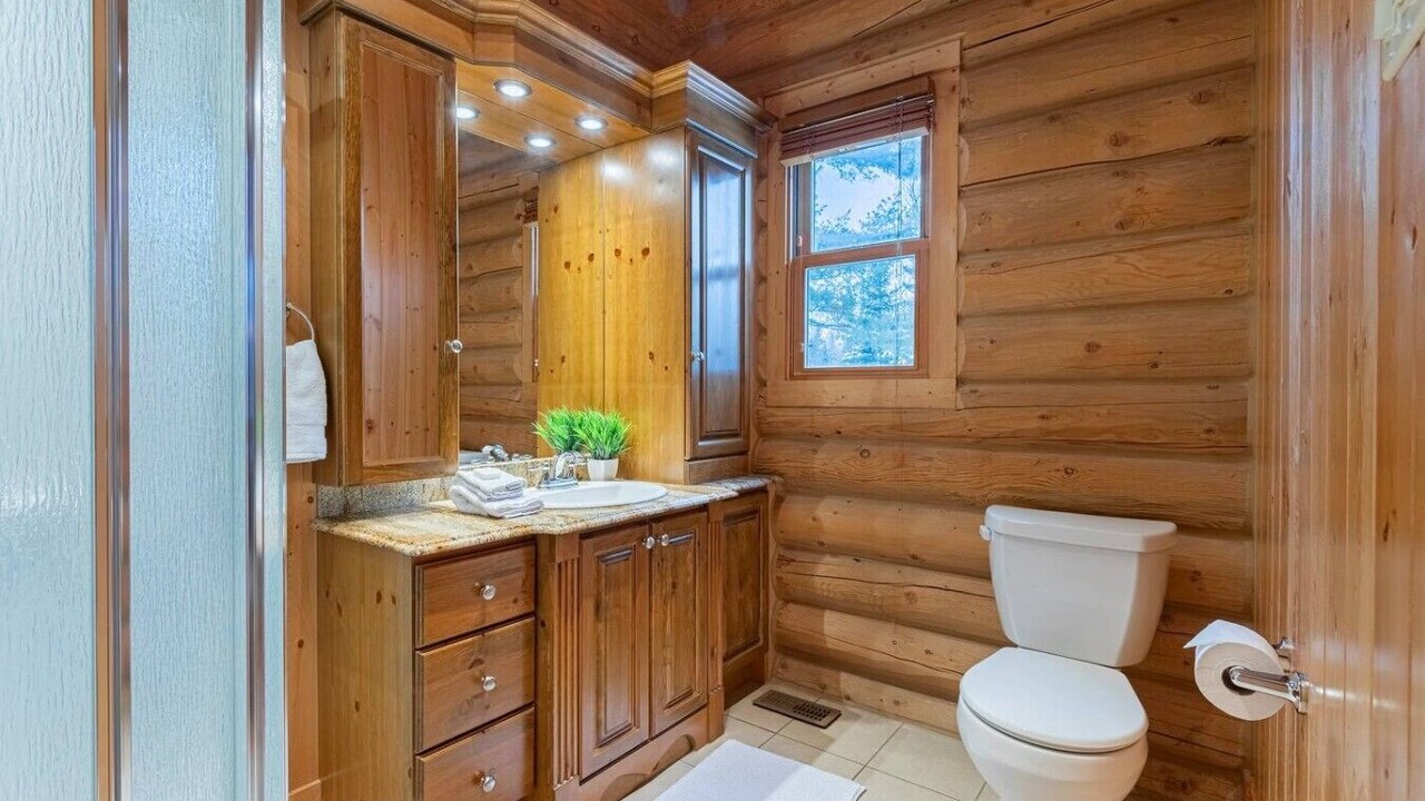 Photo of Bathroom in Fiddler Lake Resort