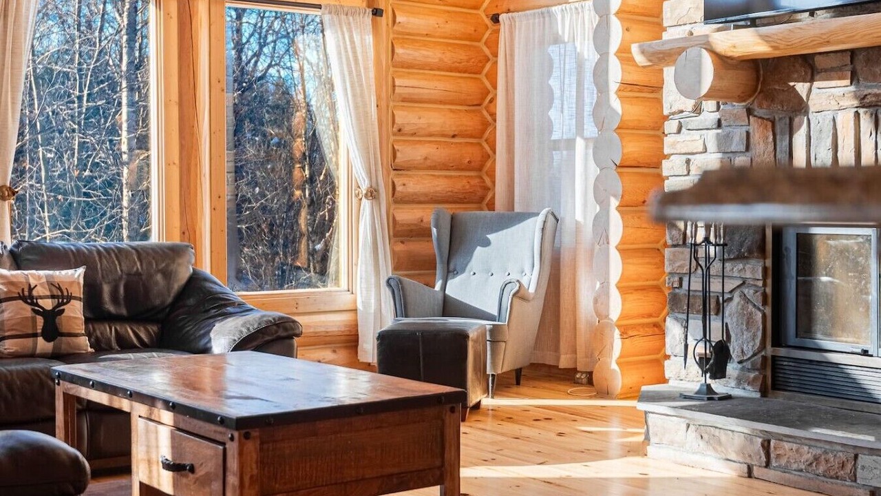 Photo of Livingroom in Fiddler Lake Resort