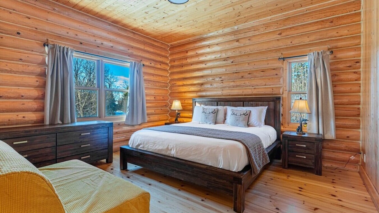 Photo of Bedroom in Fiddler Lake Resort