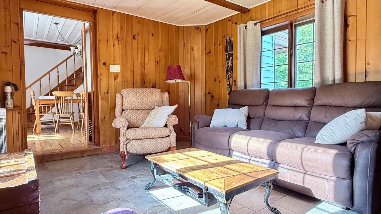 Photo of Livingroom in Saint-Gabriel-de-Valcartier