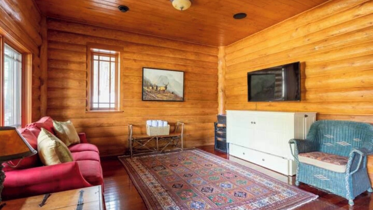 Photo of Livingroom in Forest Ridge Estates