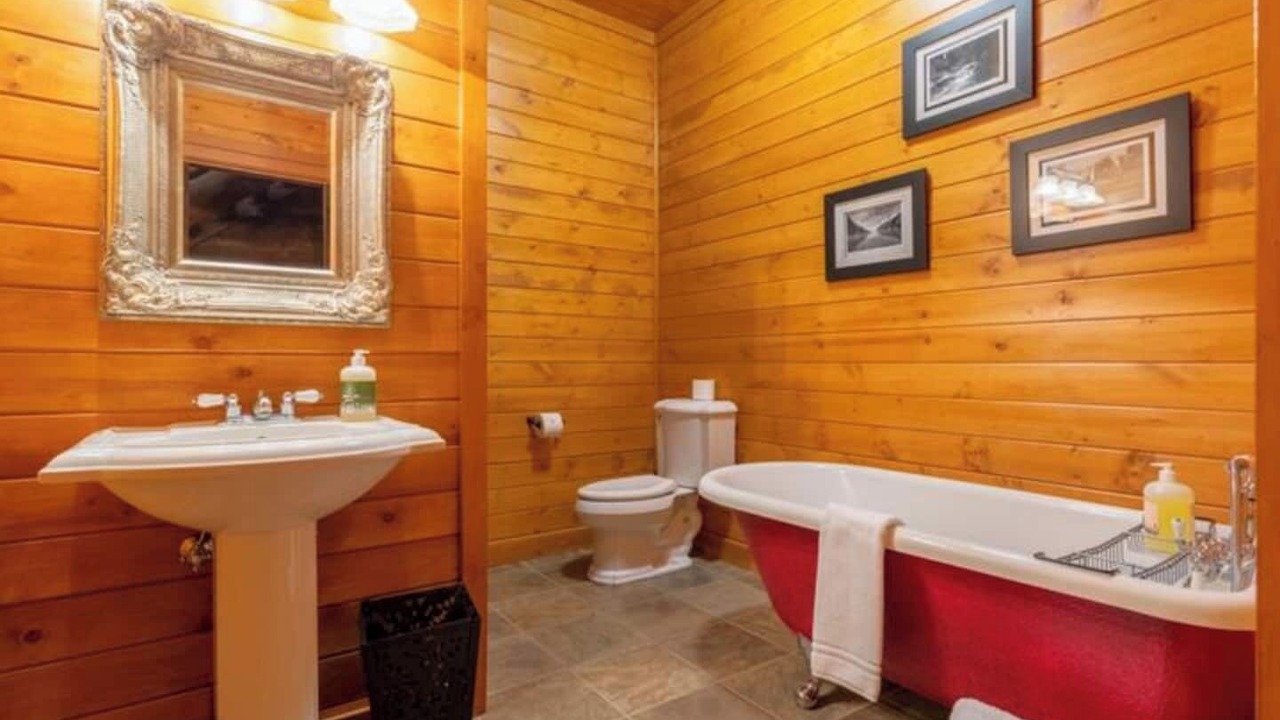 Photo of Bathroom in Forest Ridge Estates