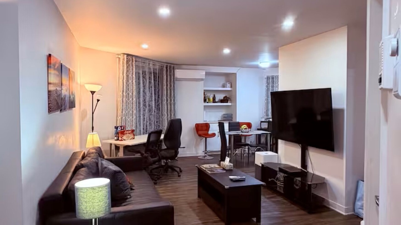 Photo of Livingroom in Dollard-des-Ormeaux