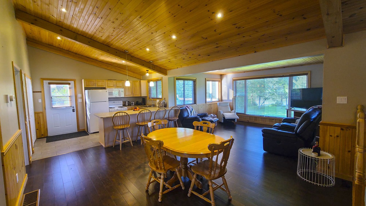 Photo of Livingroom in North Algona Wilberforce