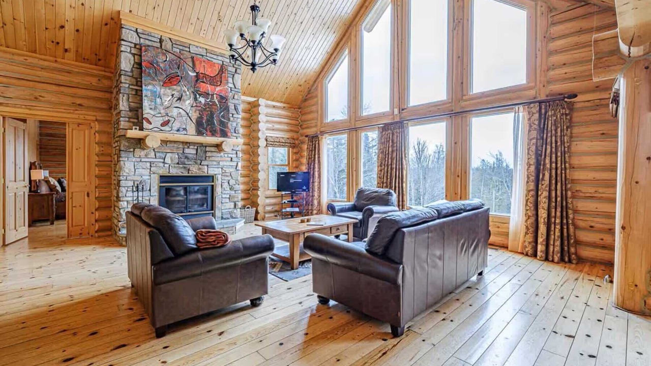 Photo of Livingroom in Fiddler Lake Resort