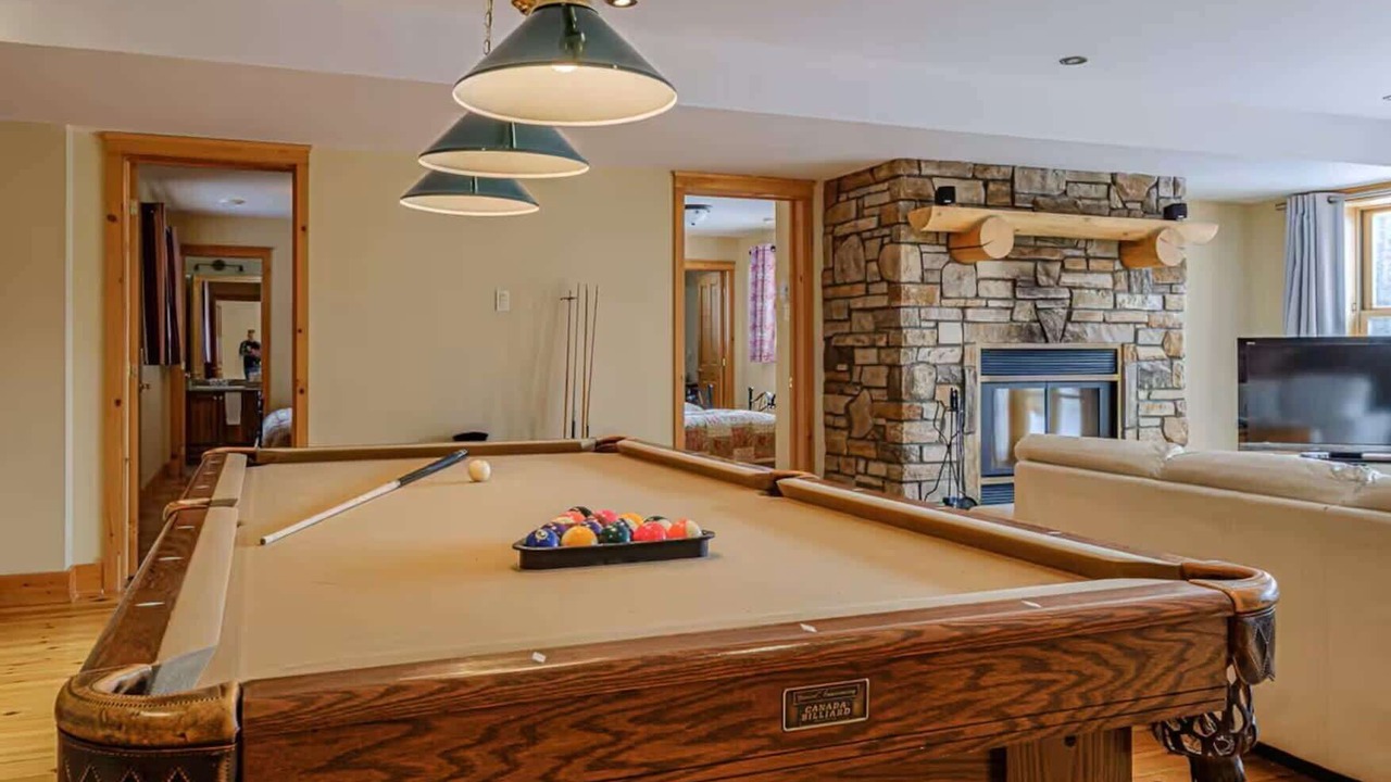 Photo of Livingroom in Fiddler Lake Resort