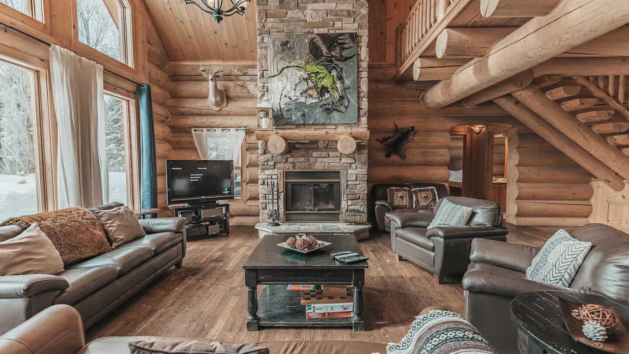 Photo of Livingroom in Fiddler Lake Resort