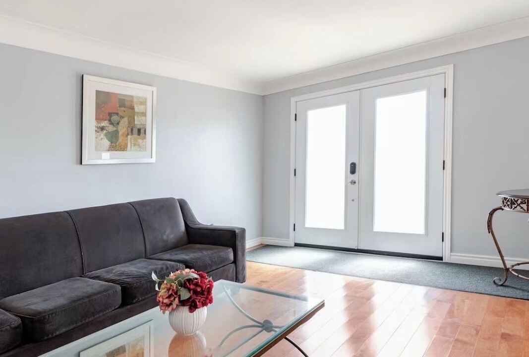 Photo of Livingroom in Niagara Falls