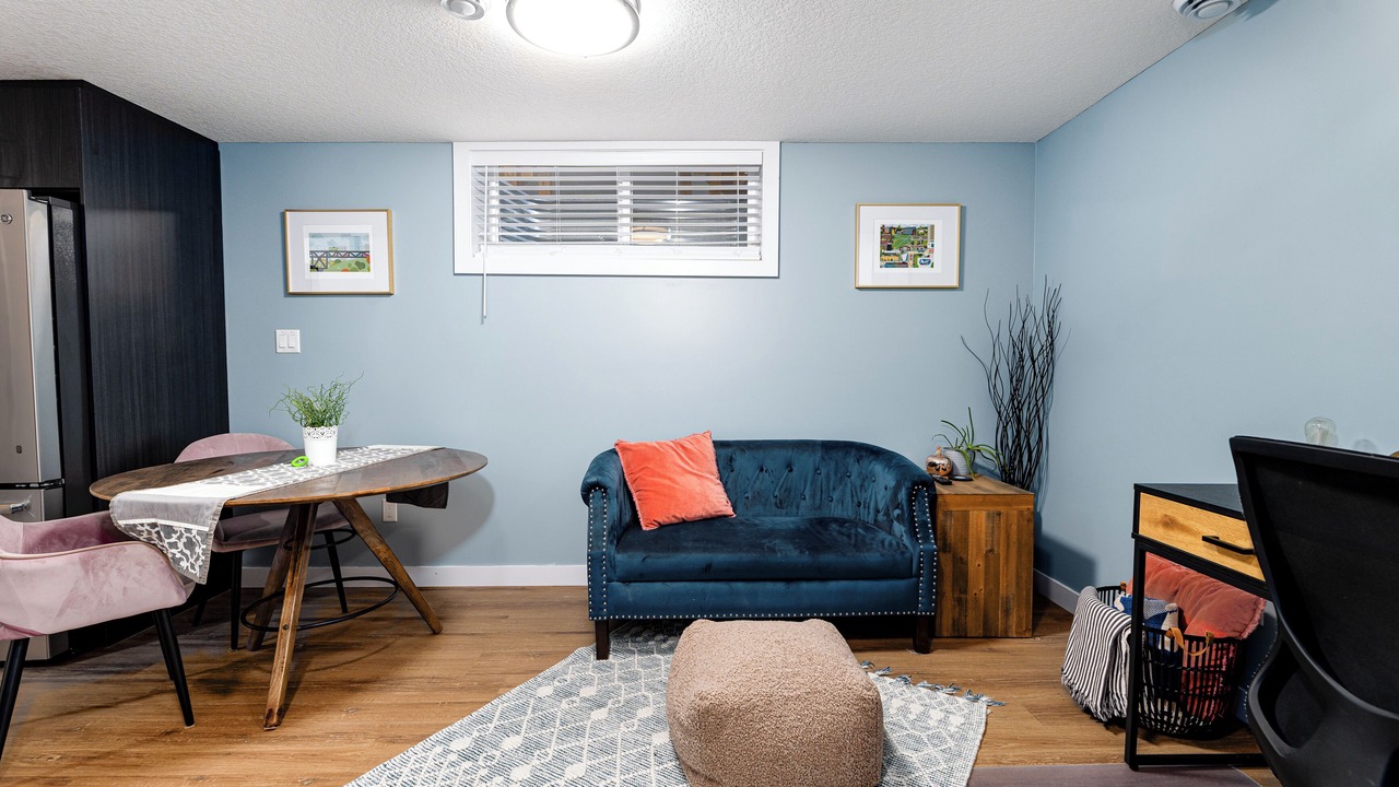 Photo of Livingroom in Southeast Edmonton