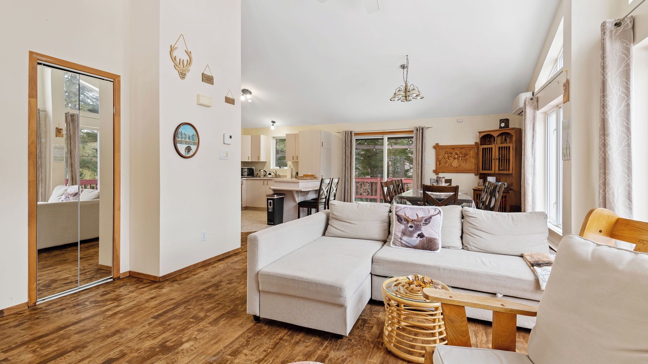 Photo of Livingroom in Chertsey
