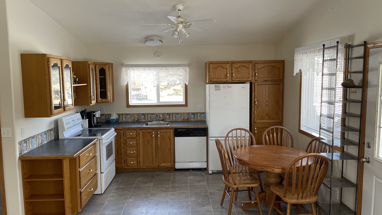 Photo of Kitchen in Division No. 8