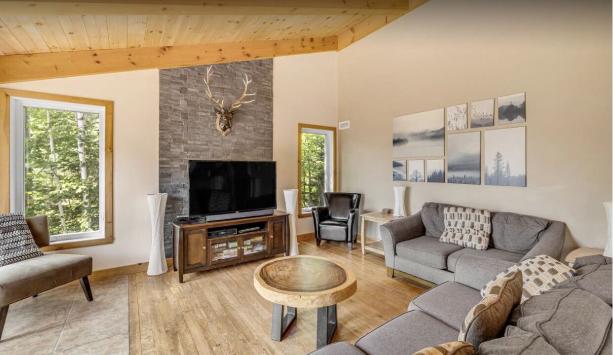 Photo of Livingroom in Petite-Riviere-Saint-Francois