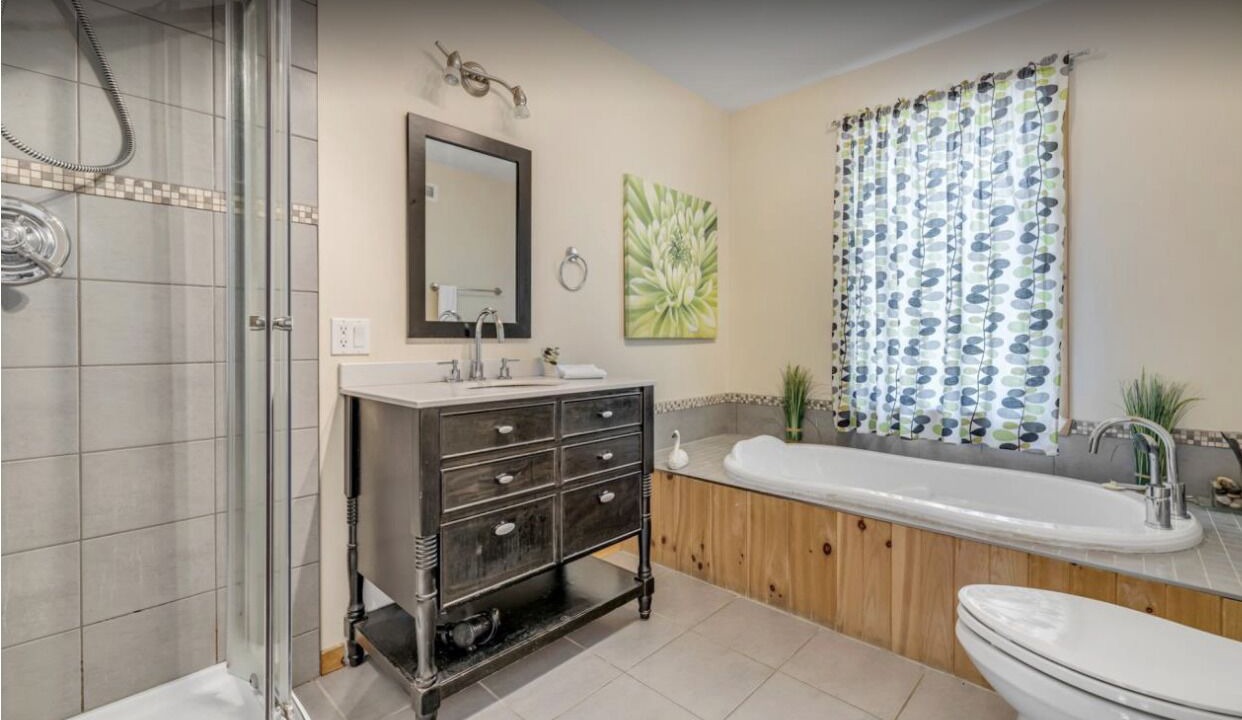 Photo of Bathroom in Petite-Riviere-Saint-Francois