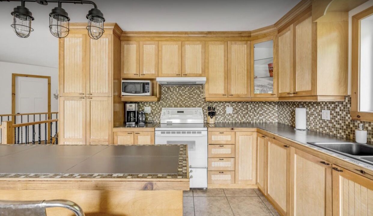Photo of Kitchen in Petite-Riviere-Saint-Francois
