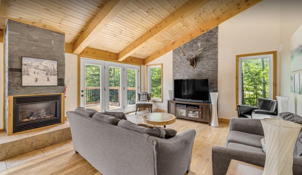 Photo of Livingroom in Petite-Riviere-Saint-Francois