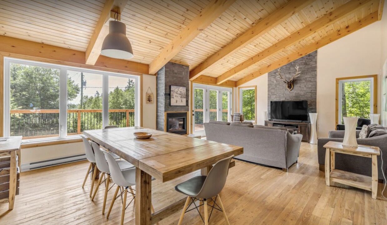 Photo of Livingroom in Petite-Riviere-Saint-Francois