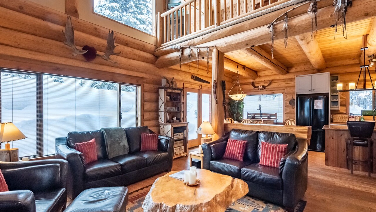 Photo of Livingroom in Apex Mountain