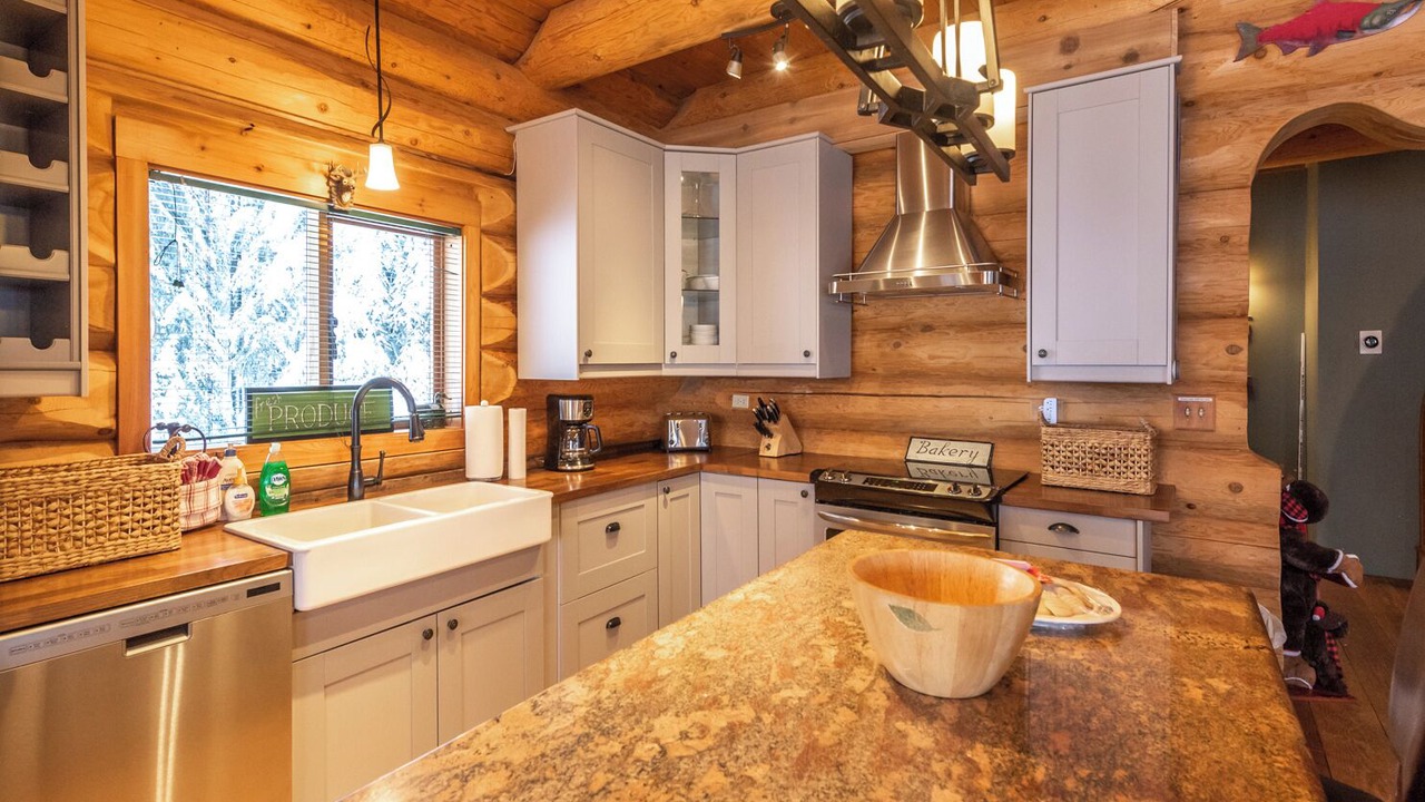 Photo of Kitchen in Apex Mountain
