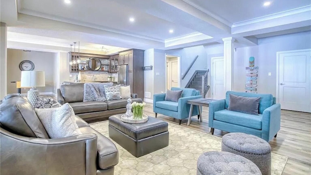 Photo of Livingroom in Grand Bend