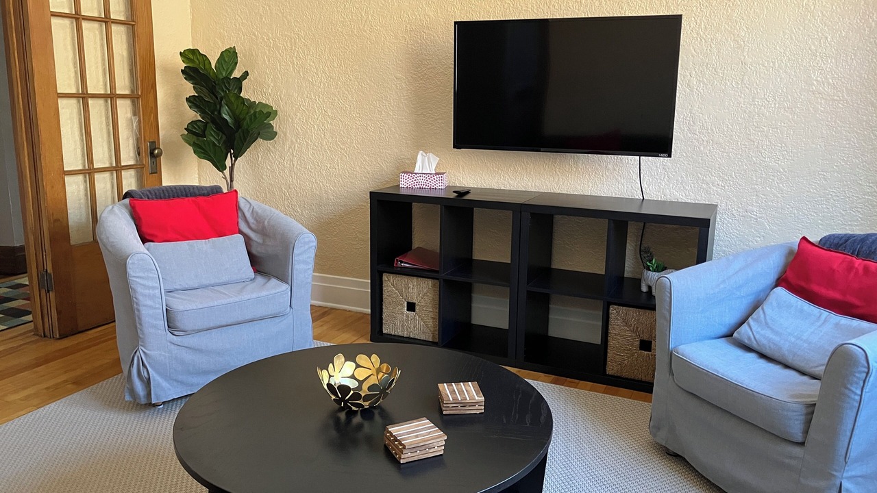 Photo of Livingroom in Cote-Des-Neiges—Notre-Dame-De-Grace