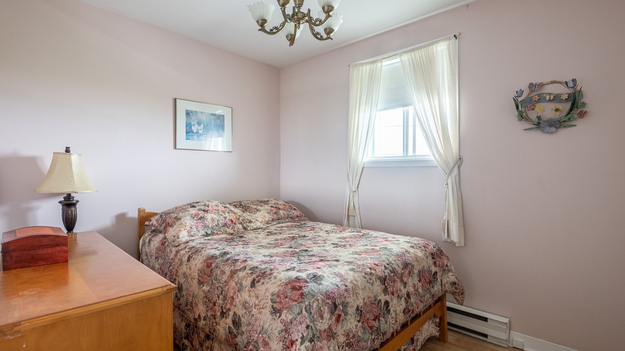 Photo of Bedroom in St-Francois-de-l'Ile-d'Orleans