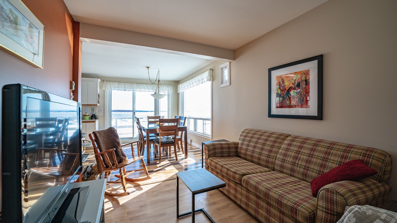 Photo of Livingroom in St-Francois-de-l'Ile-d'Orleans