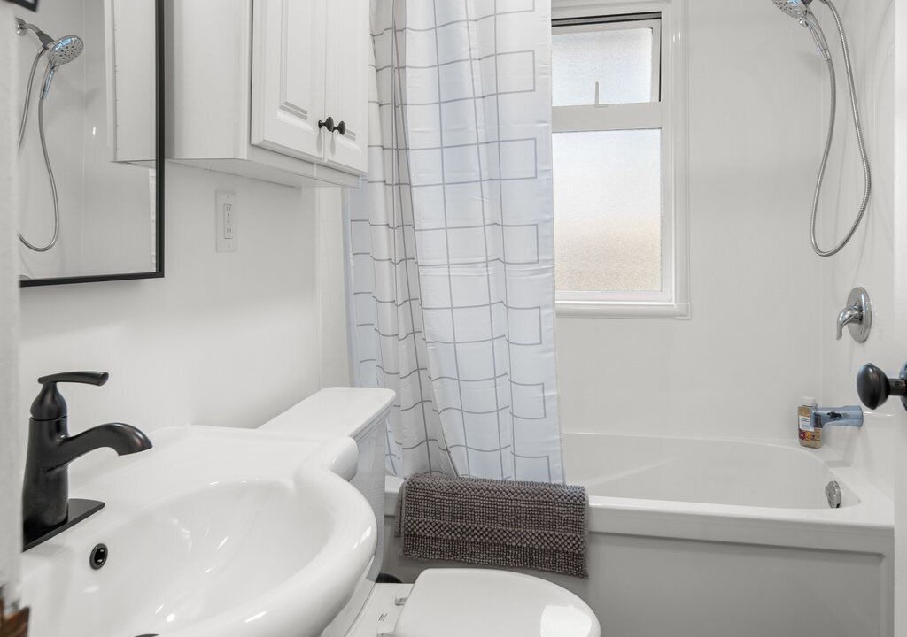 Photo of Bathroom in James Bay