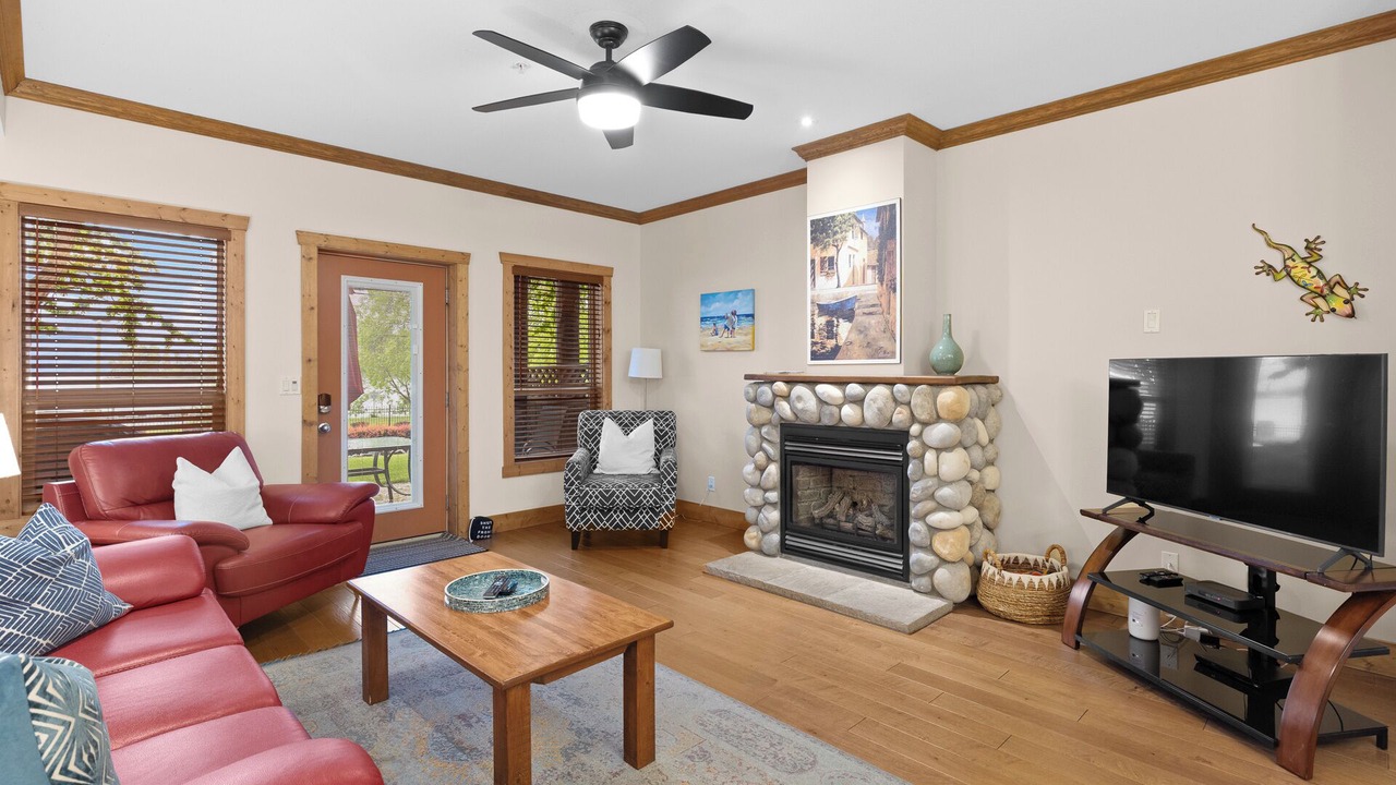 Photo of Livingroom in Okanagan-Similkameen