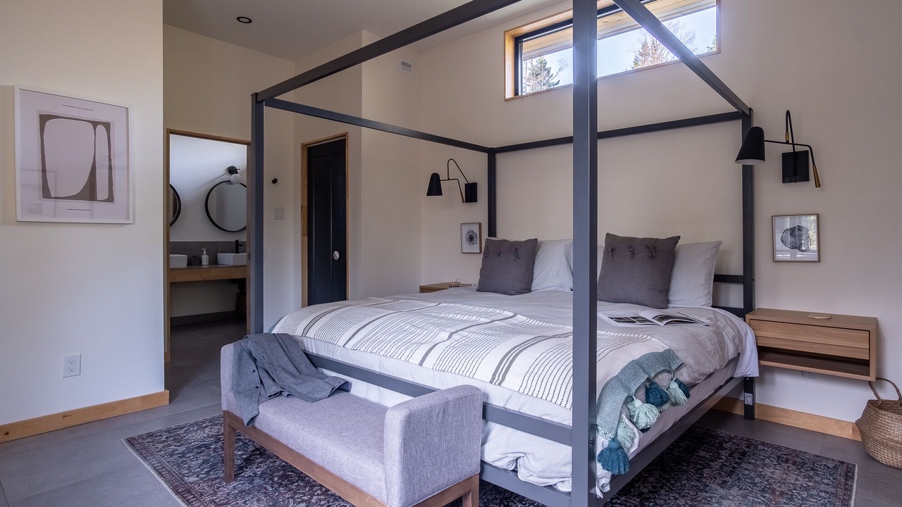 Photo of Bedroom in Sainte-Lucie-des-Laurentides
