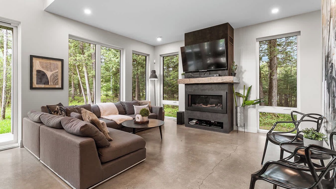 Photo of Livingroom in Stanstead Township