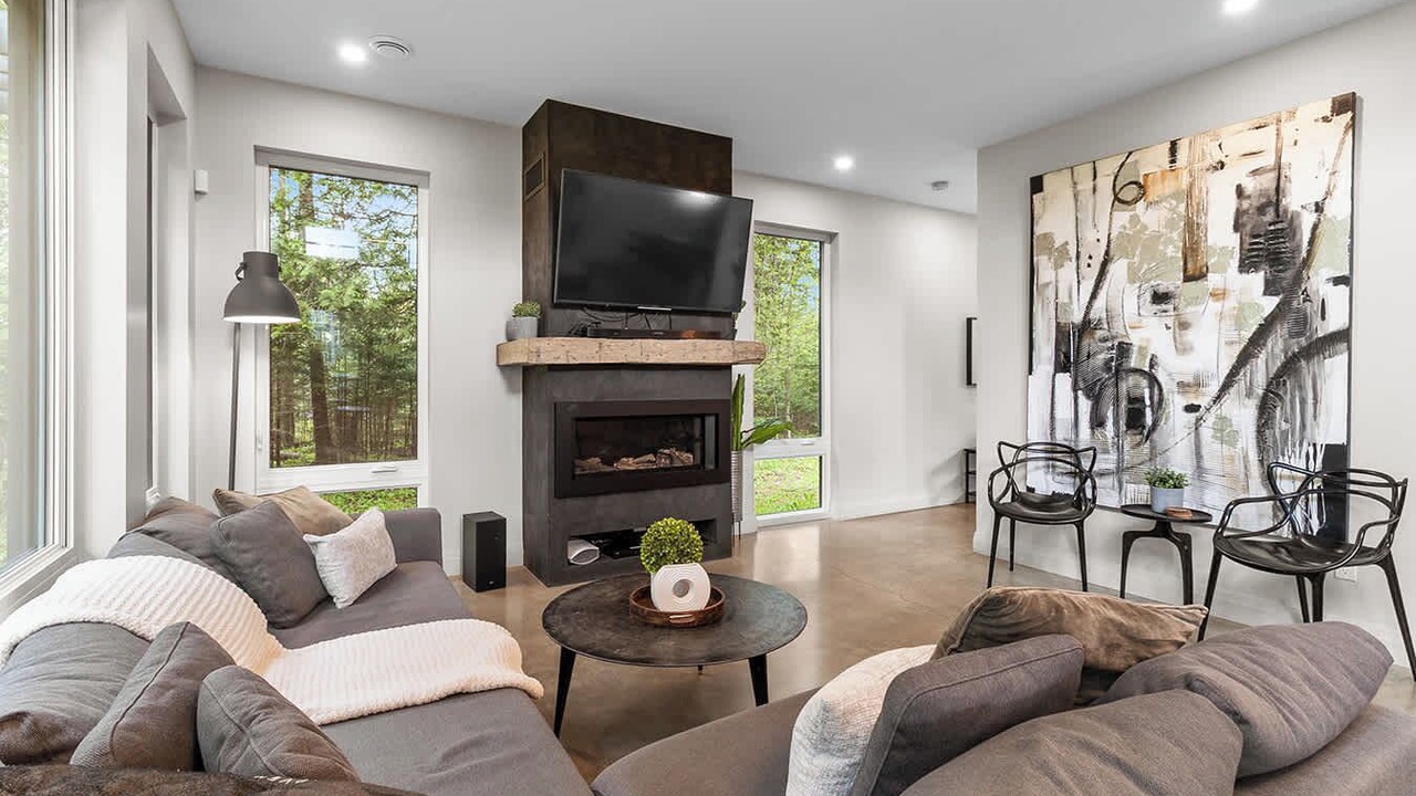 Photo of Livingroom in Stanstead Township