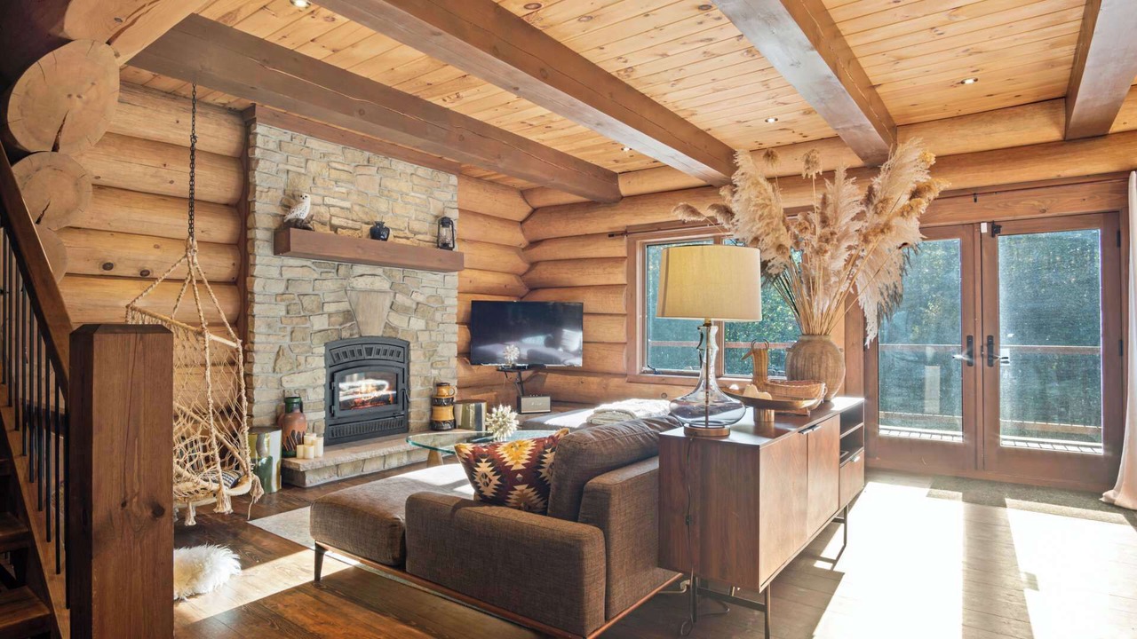 Photo of Livingroom in Saint-Faustin-Lac-Carre