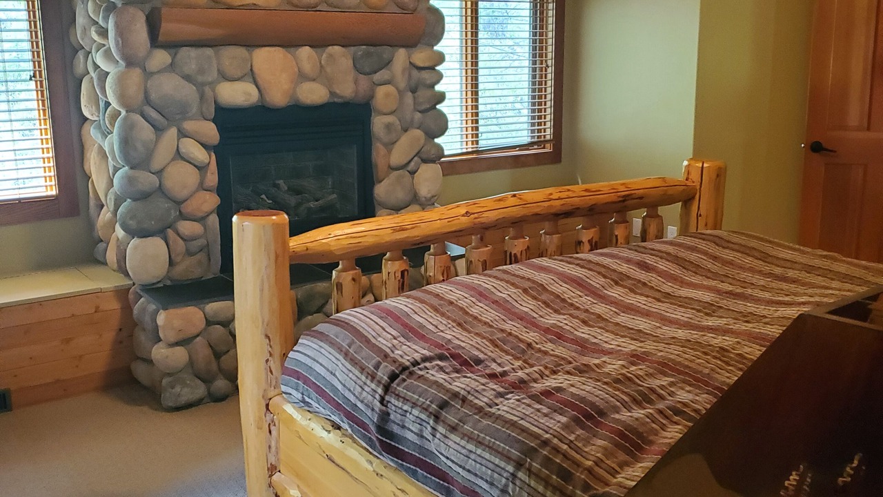 Photo of Livingroom in East Kootenay