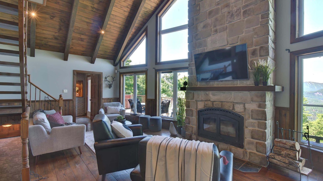 Photo of Livingroom in Lac-Superieur