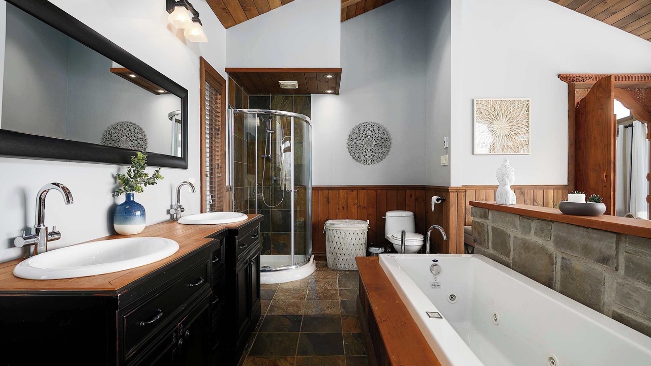 Photo of Bathroom in Lac-Superieur