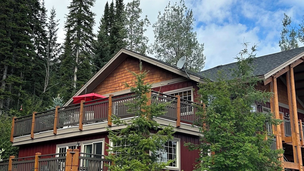 Photo of Outdoor in Golden