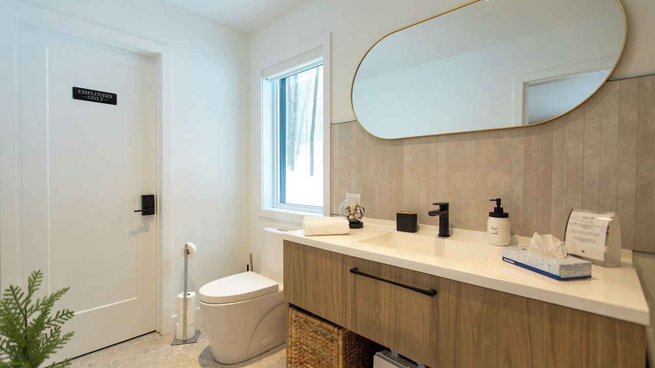 Photo of Bathroom in Argenteuil Regional County Municipality