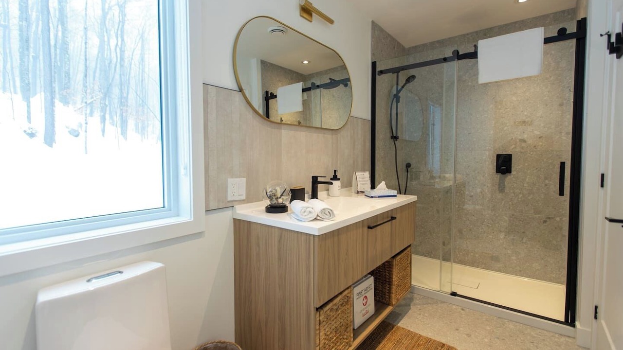 Photo of Bathroom in Argenteuil Regional County Municipality
