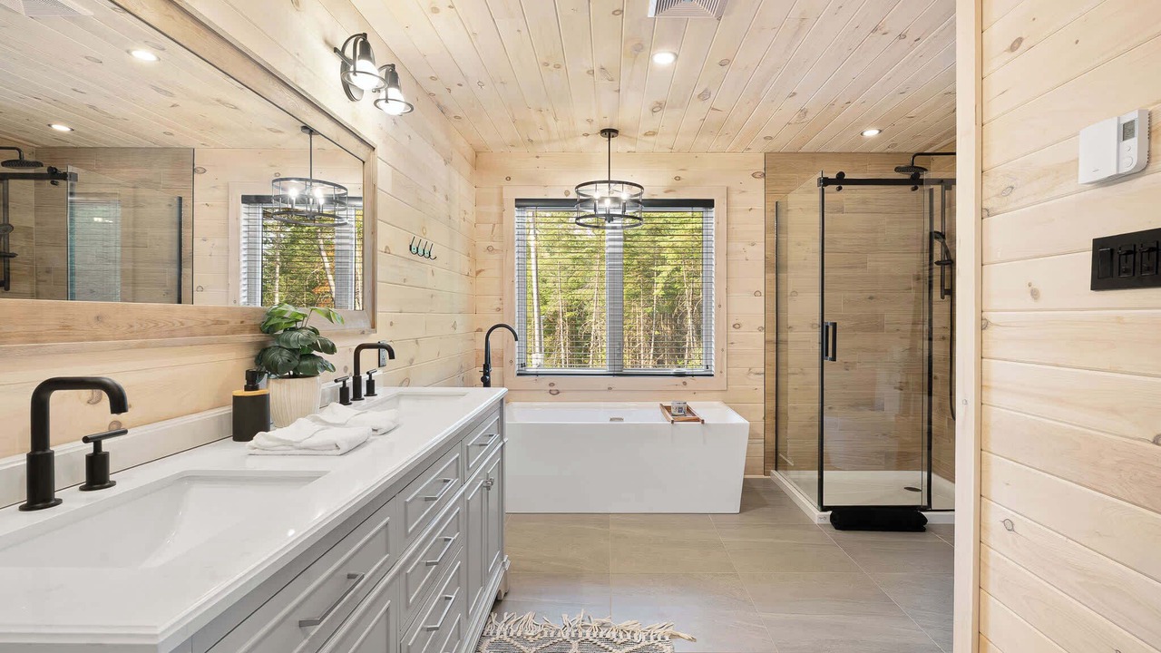 Photo of Bathroom in Saint-Faustin-Lac-Carre