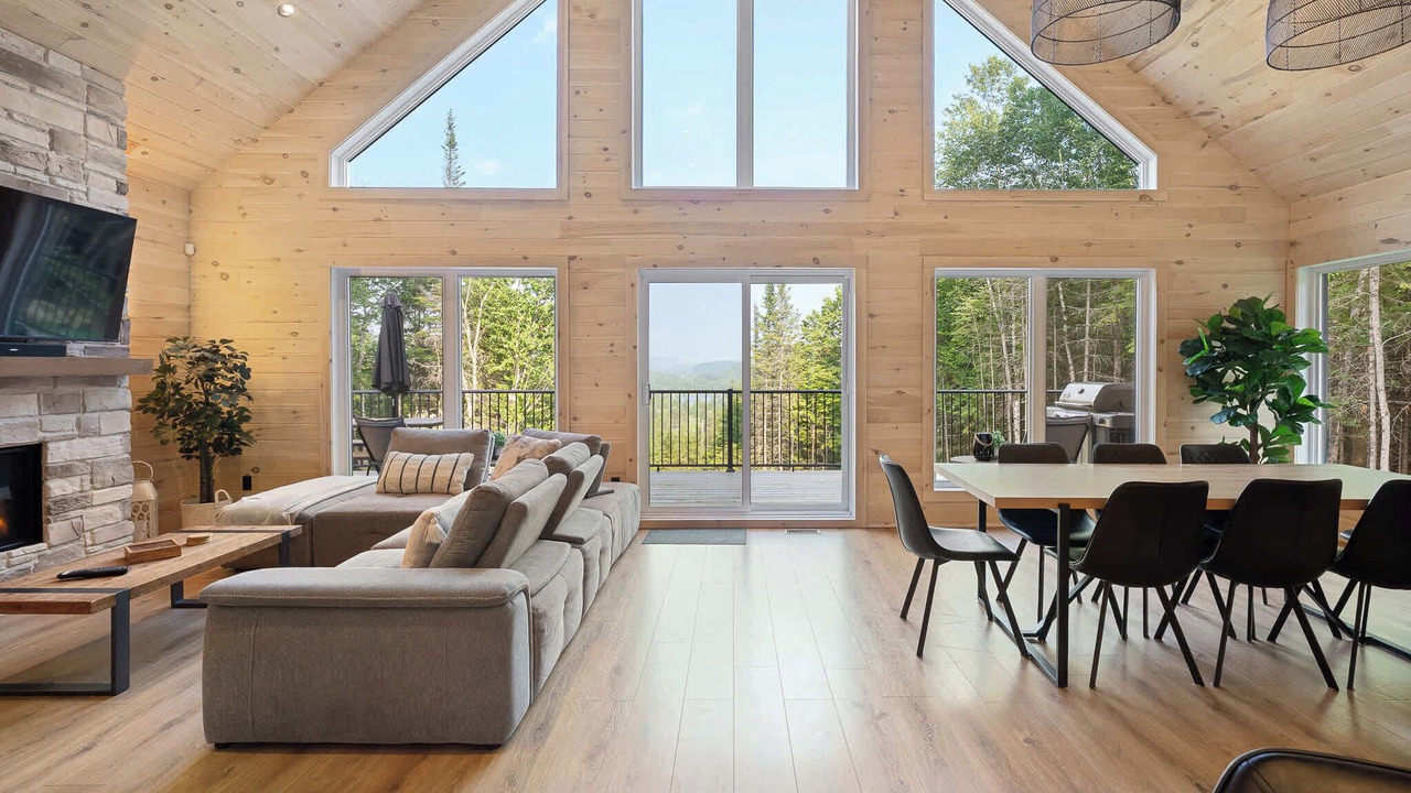 Photo of Livingroom in Saint-Faustin-Lac-Carre