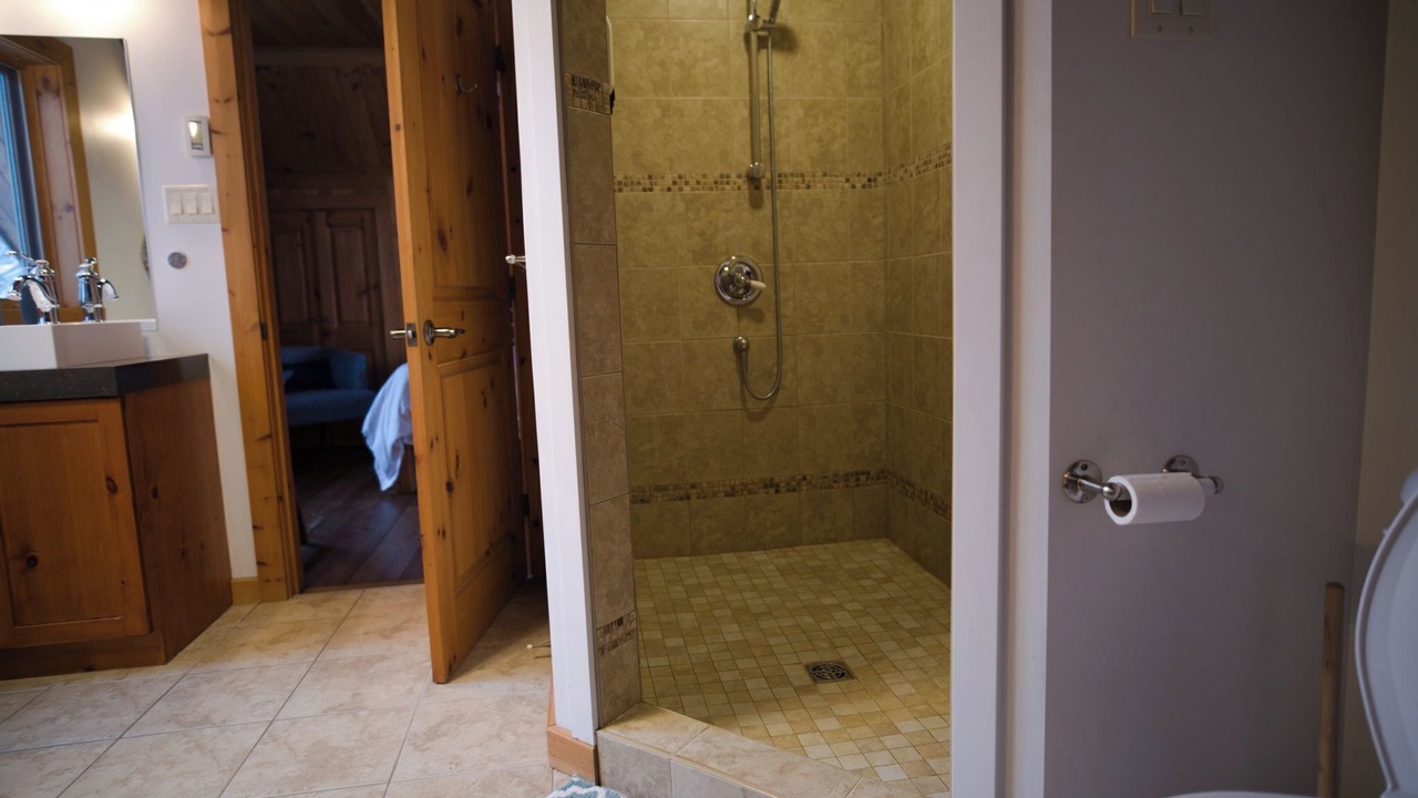 Photo of Bathroom in Les Pays-d'en-Haut Regional County Municipality