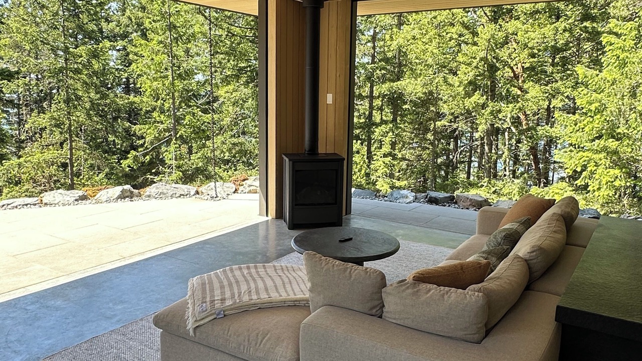 Photo of Patio Balcony in Bowen Island