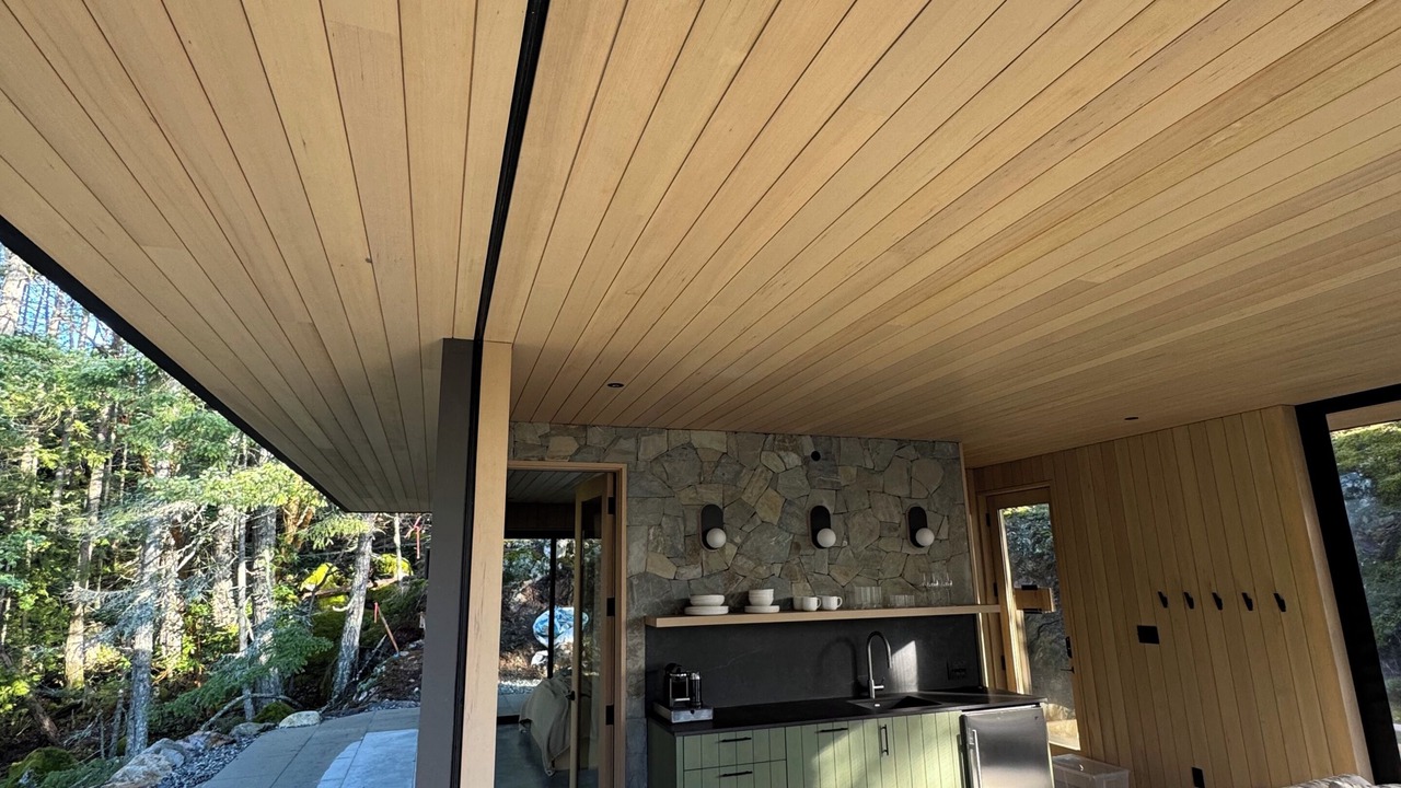Photo of Patio Balcony in Bowen Island