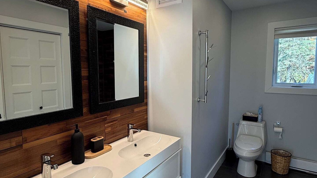 Photo of Bathroom in Disraeli