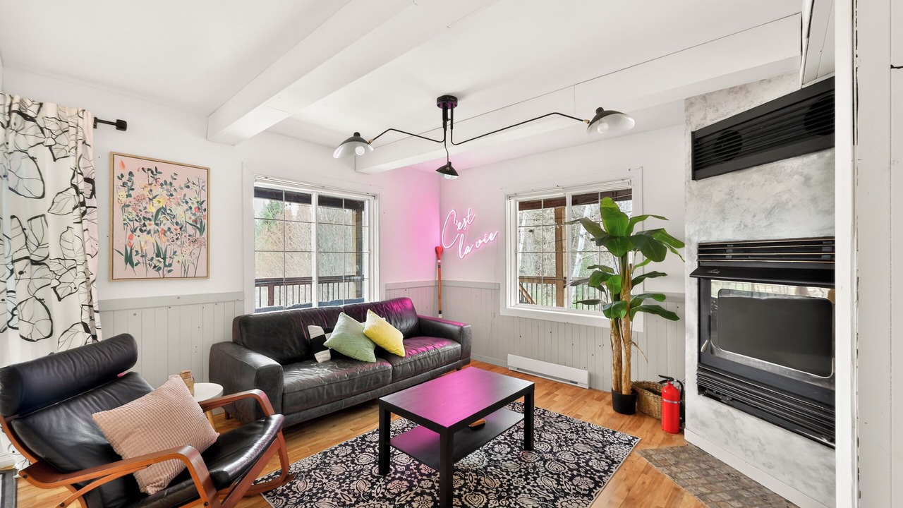 Photo of Livingroom in Chertsey