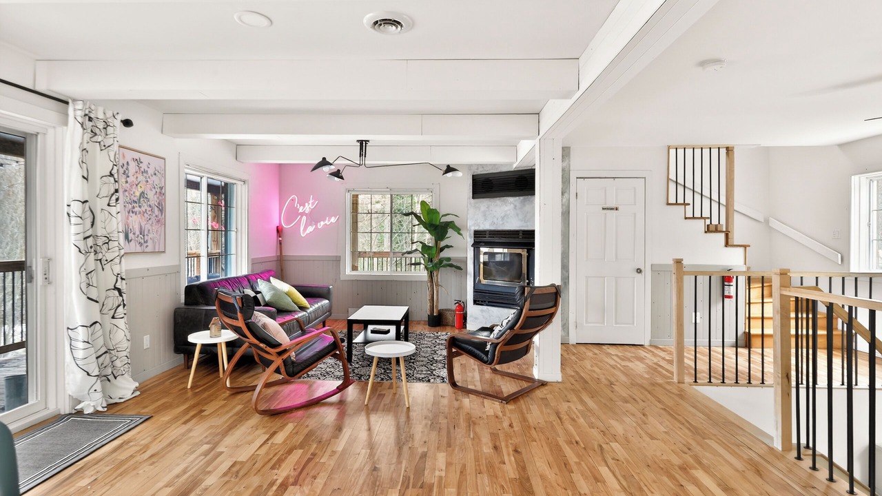 Photo of Livingroom in Chertsey